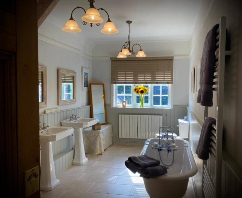 The Old Rectory - Valley View Room In Private Home Stockton-on-Teme Exterior foto