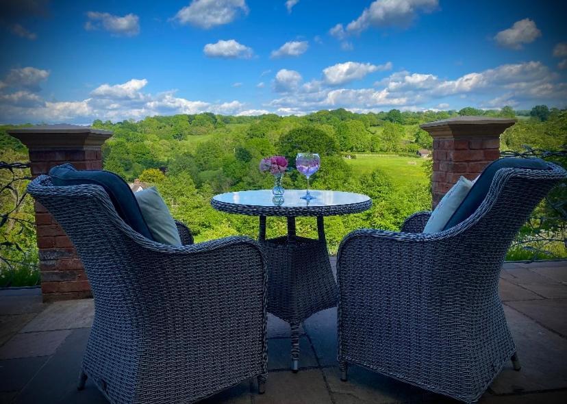 The Old Rectory - Valley View Room In Private Home Stockton-on-Teme Exterior foto
