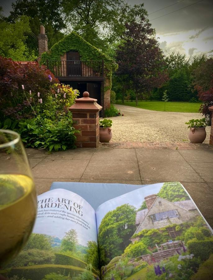 The Old Rectory - Valley View Room In Private Home Stockton-on-Teme Exterior foto